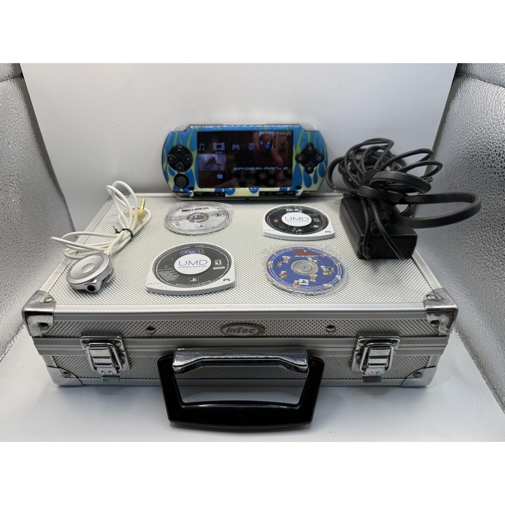 Sony PSP-1001B2 Handheld Star Wars Spider-Man 2 UMD Games Case Charger TESTED
